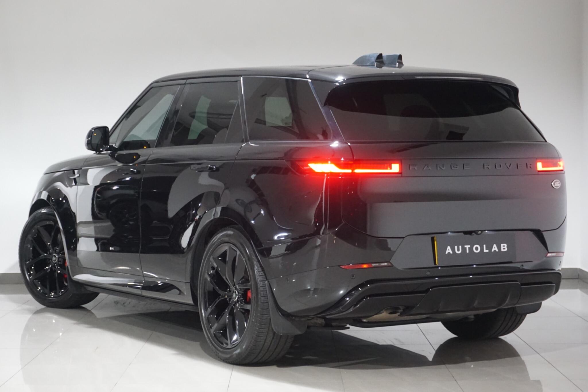 Land Rover Range Rover Sport 3.0 D300 MHEV Dynamic SE Auto 4WD Euro 6 (s/s) 5dr